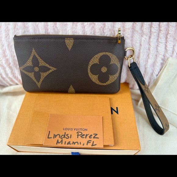 Pouch and wristlet from the pochette trio, includes copy of receipt! Like new! - Picture 3 of 9